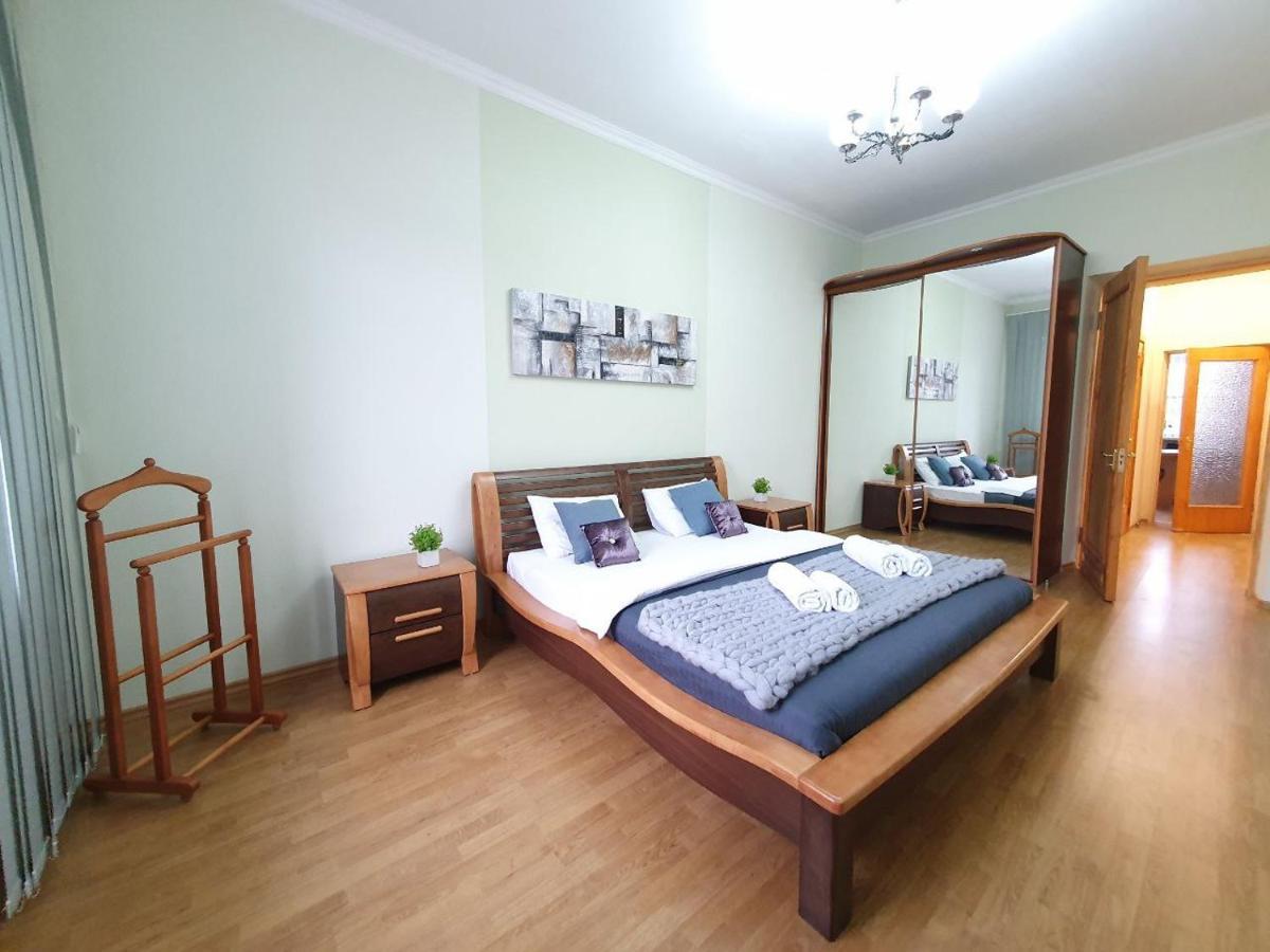 Inn Home Apartments In Kiev Center Экстерьер фото