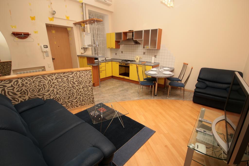 Inn Home Apartments In Kiev Center Экстерьер фото