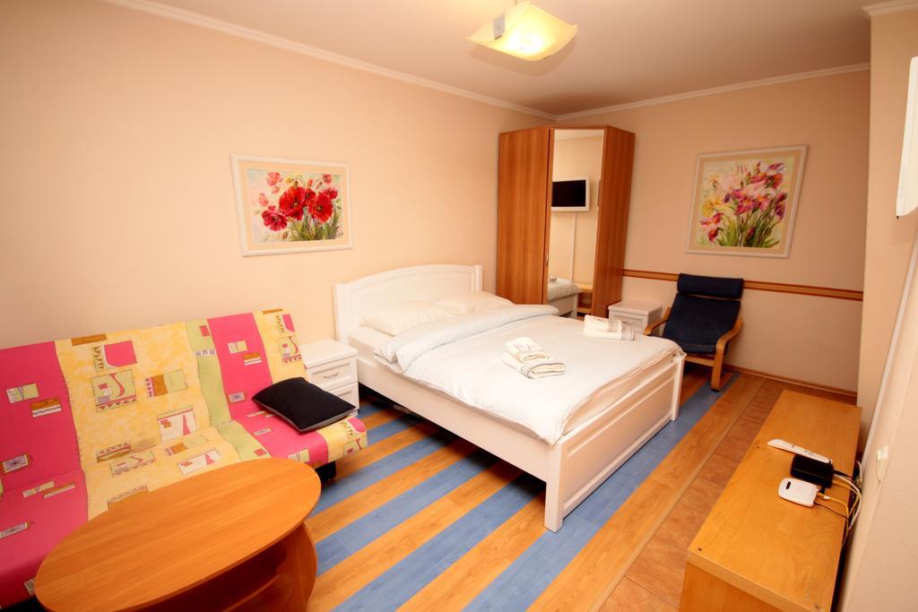 Inn Home Apartments In Kiev Center Экстерьер фото